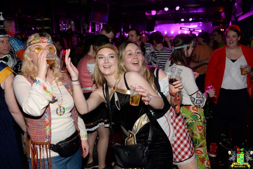 ../Images/Carnavals vrijdagavond in VdG 283.jpg